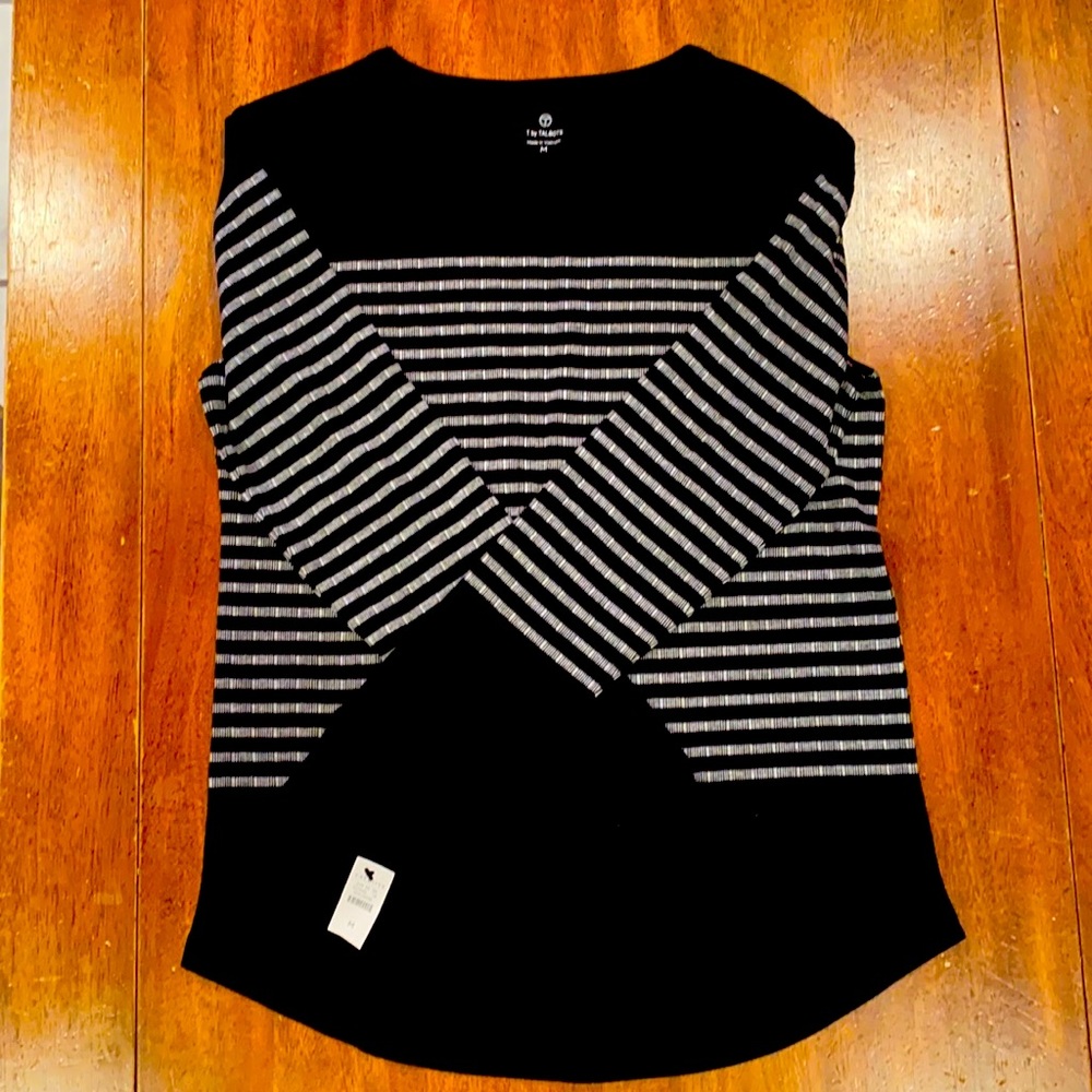 Women’s long sleeve crew neck shirt
